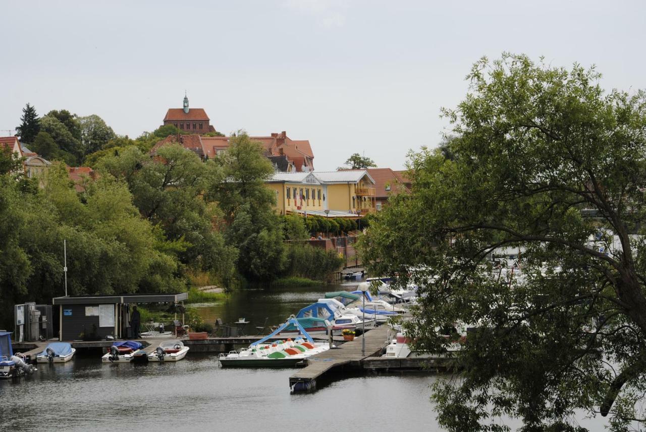 Hotel Garni "Am Hafen" Havelberg Eksteriør billede